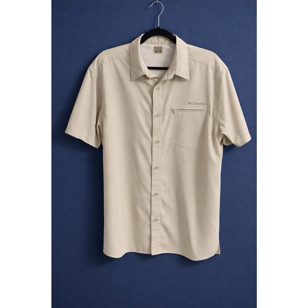 Columbia Men's Short Sleeve Button-Down Shirt in Beige